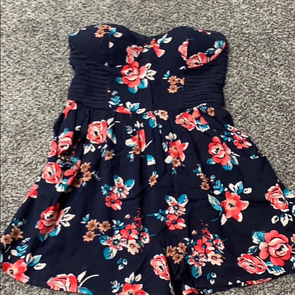 Cute floral strapless Romper